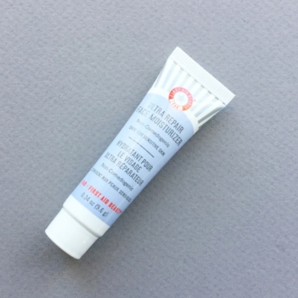 FIRST AID BEAUTY Ultra Repair Face Moisturizer - Picture 3 of 5